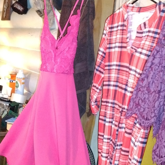 2 women's dresses - Picture 3 of 4